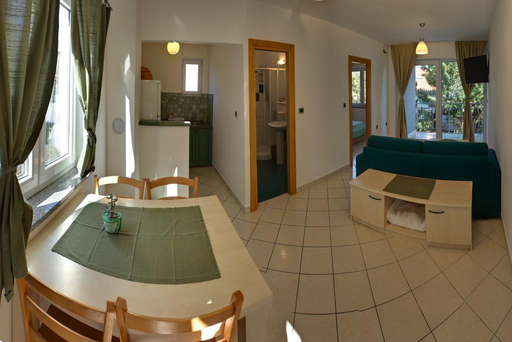 Vis A Vis Apartments Baška Rum bild