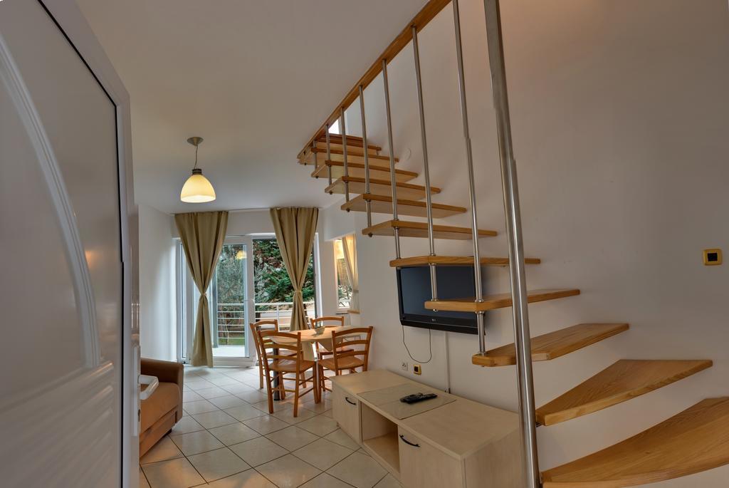 Vis A Vis Apartments Baška Rum bild