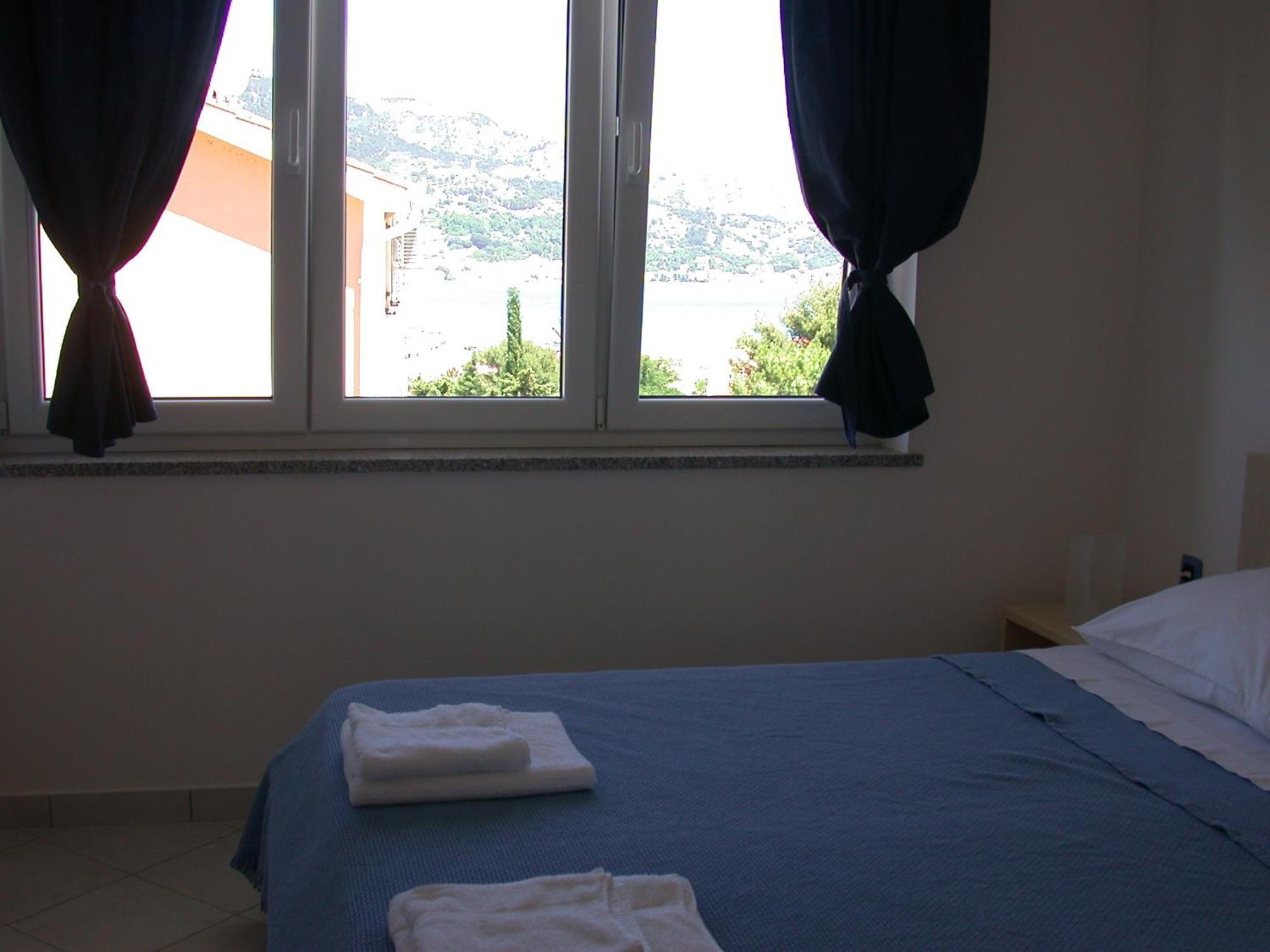 Vis A Vis Apartments Baška Exteriör bild