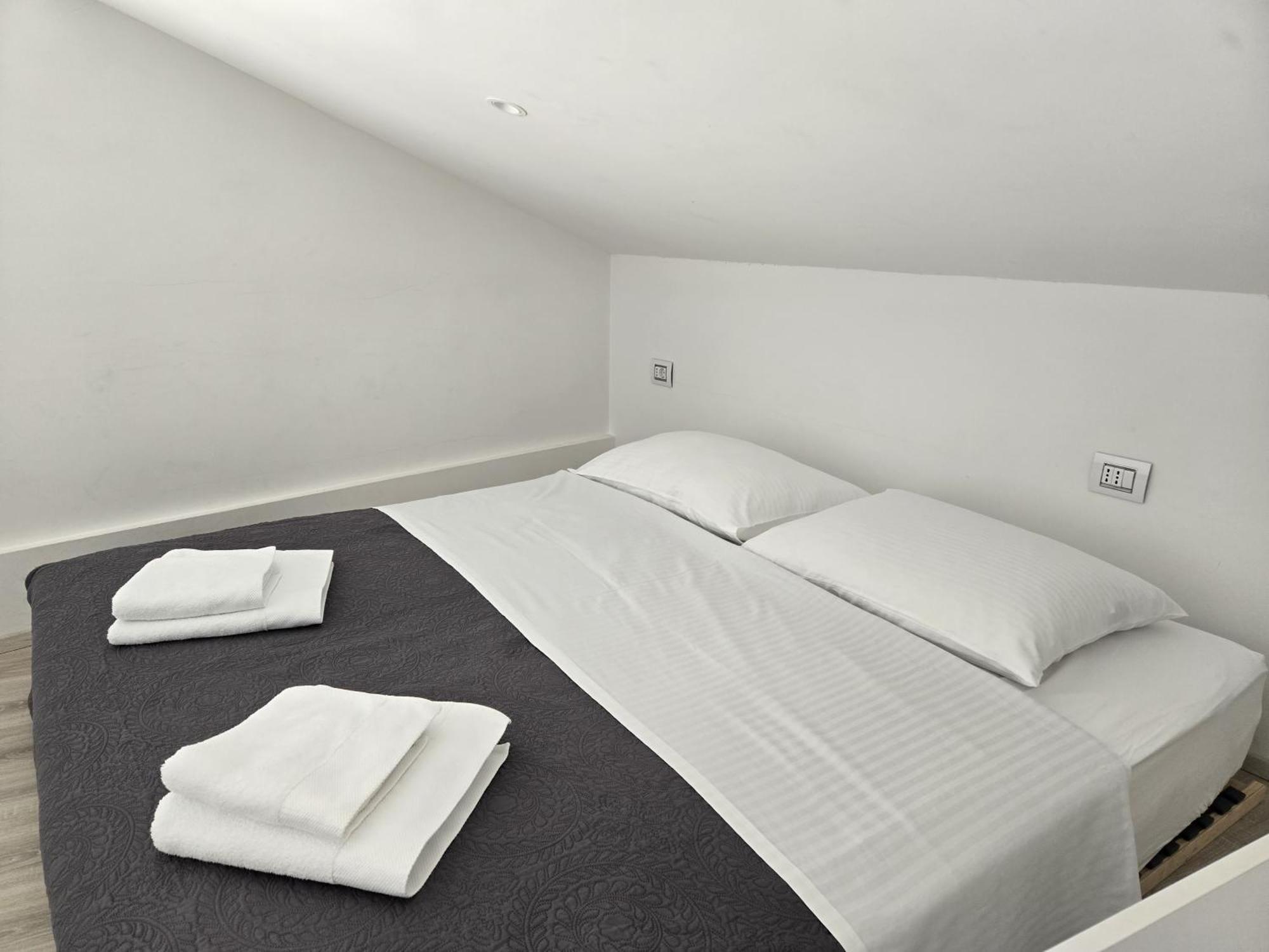 Vis A Vis Apartments Baška Exteriör bild