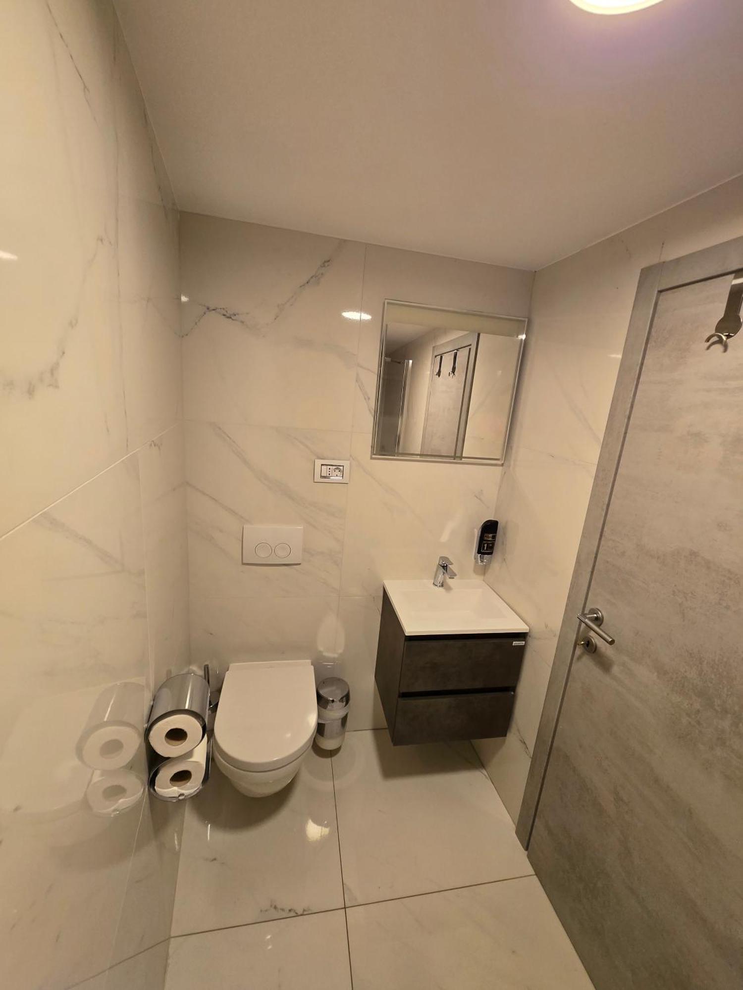 Vis A Vis Apartments Baška Exteriör bild