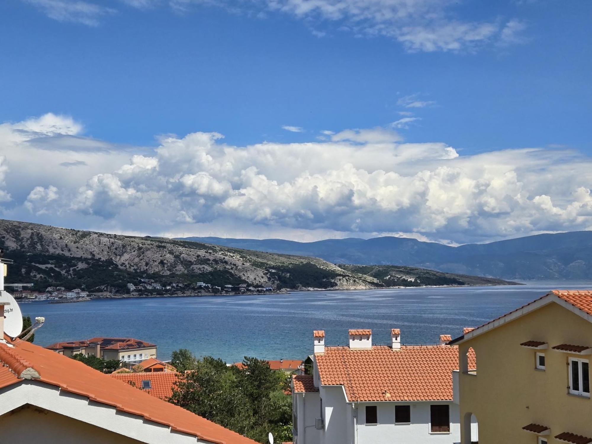 Vis A Vis Apartments Baška Exteriör bild